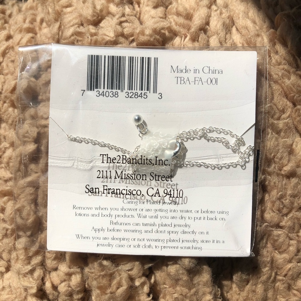 The 2Bandits Necklace - Picture 3 of 5